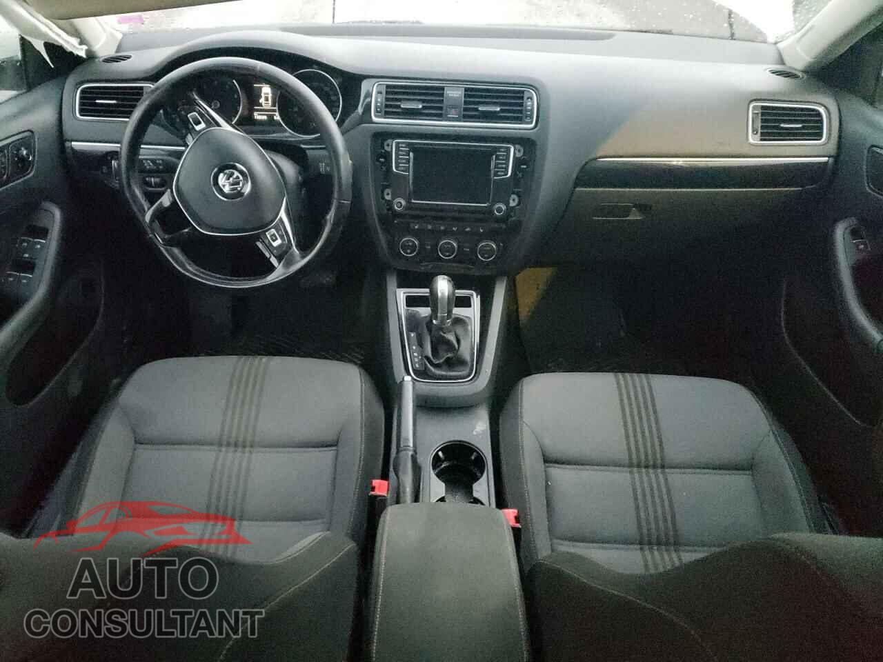 VOLKSWAGEN JETTA 2017 - 3VWDB7AJ6HM241398