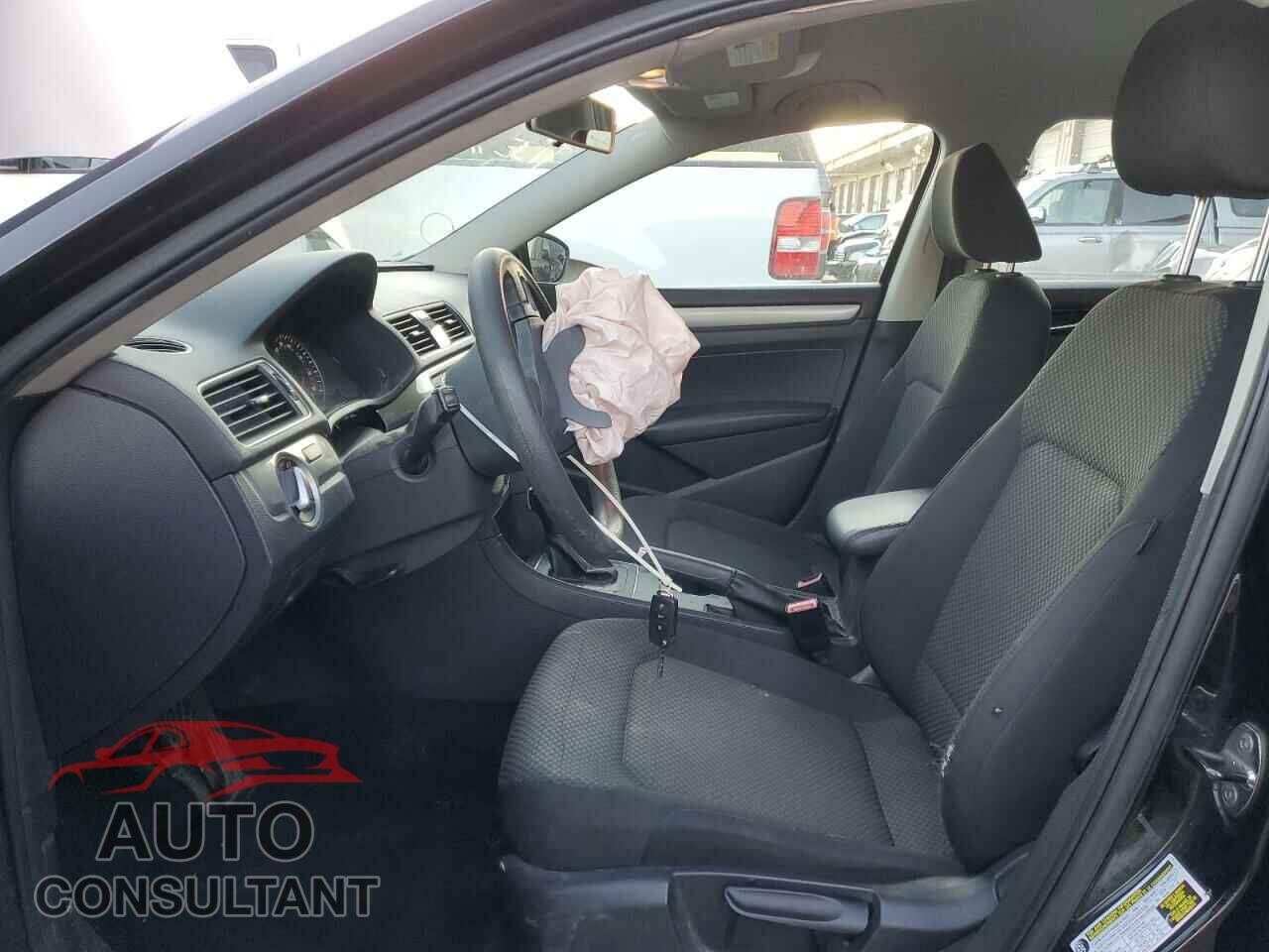 VOLKSWAGEN PASSAT 2012 - 1VWAH7A38CC087810