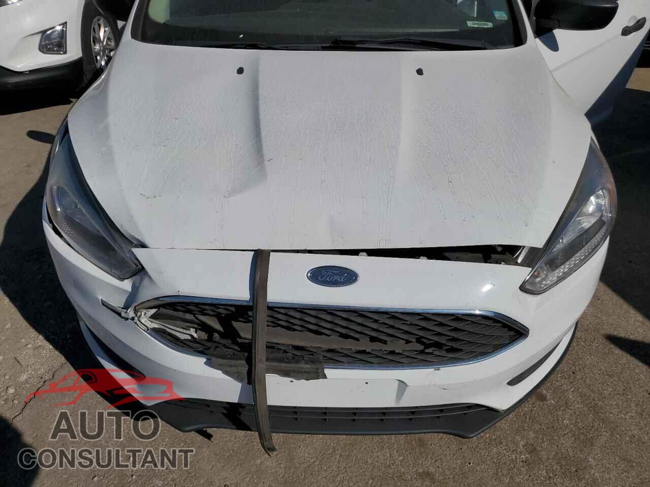 FORD FOCUS 2018 - 1FADP3E26JL215865