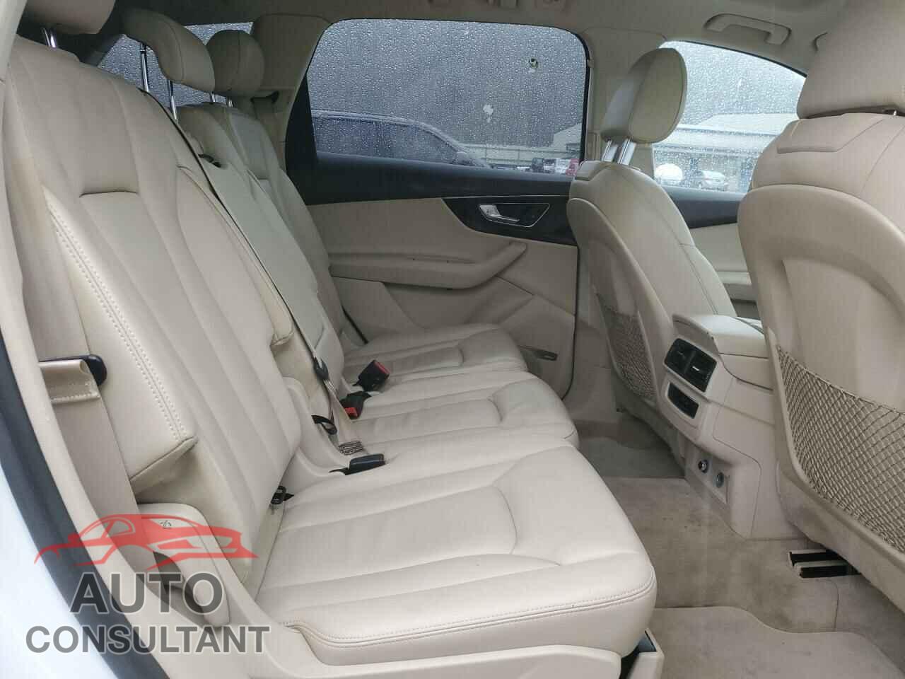 AUDI Q7 2018 - WA1LAAF70JD024095