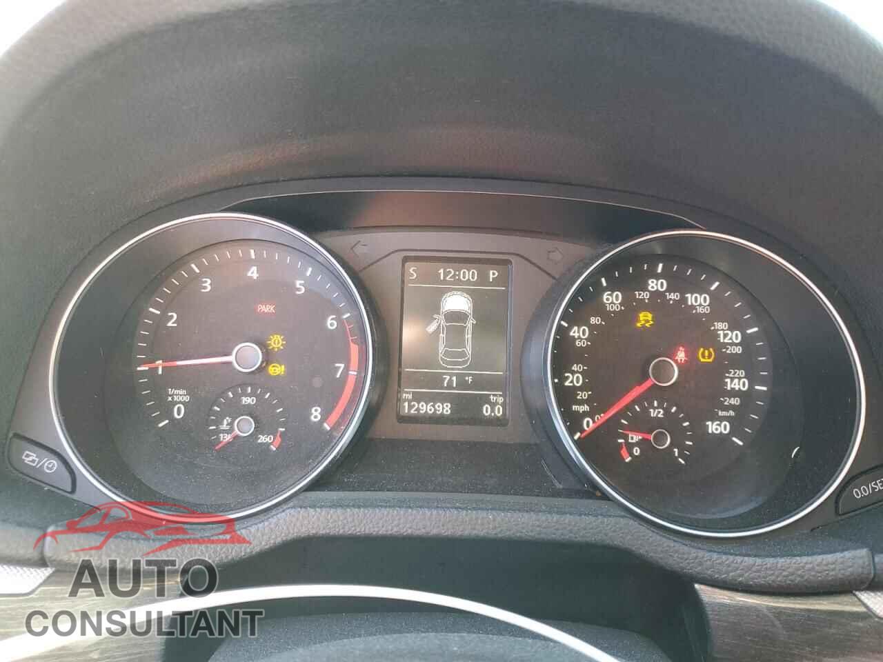 VOLKSWAGEN PASSAT 2017 - 1VWBT7A32HC008545