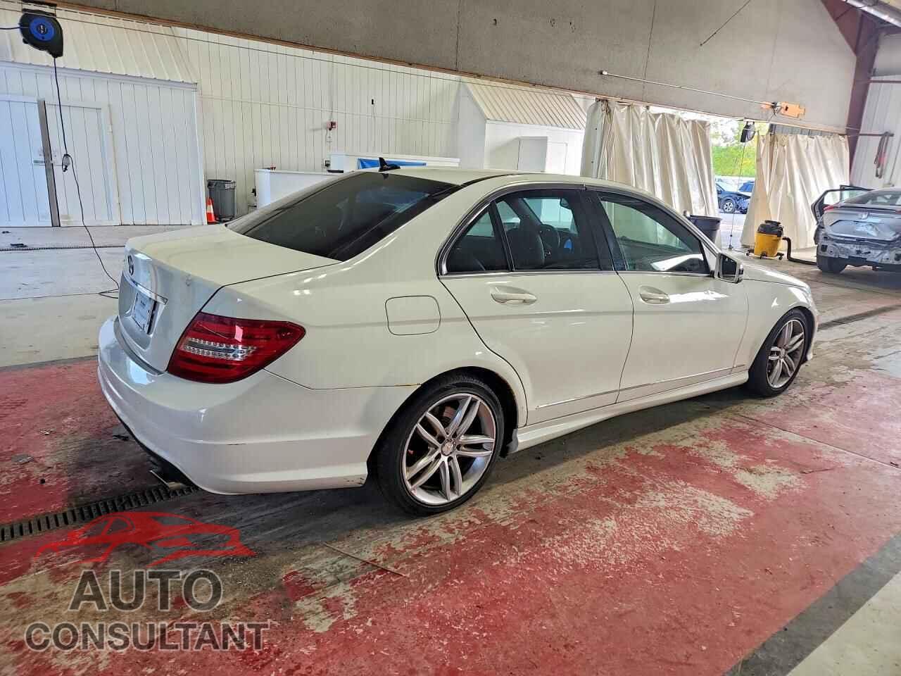MERCEDES-BENZ C-CLASS 2012 - WDDGF8BBXCR233349