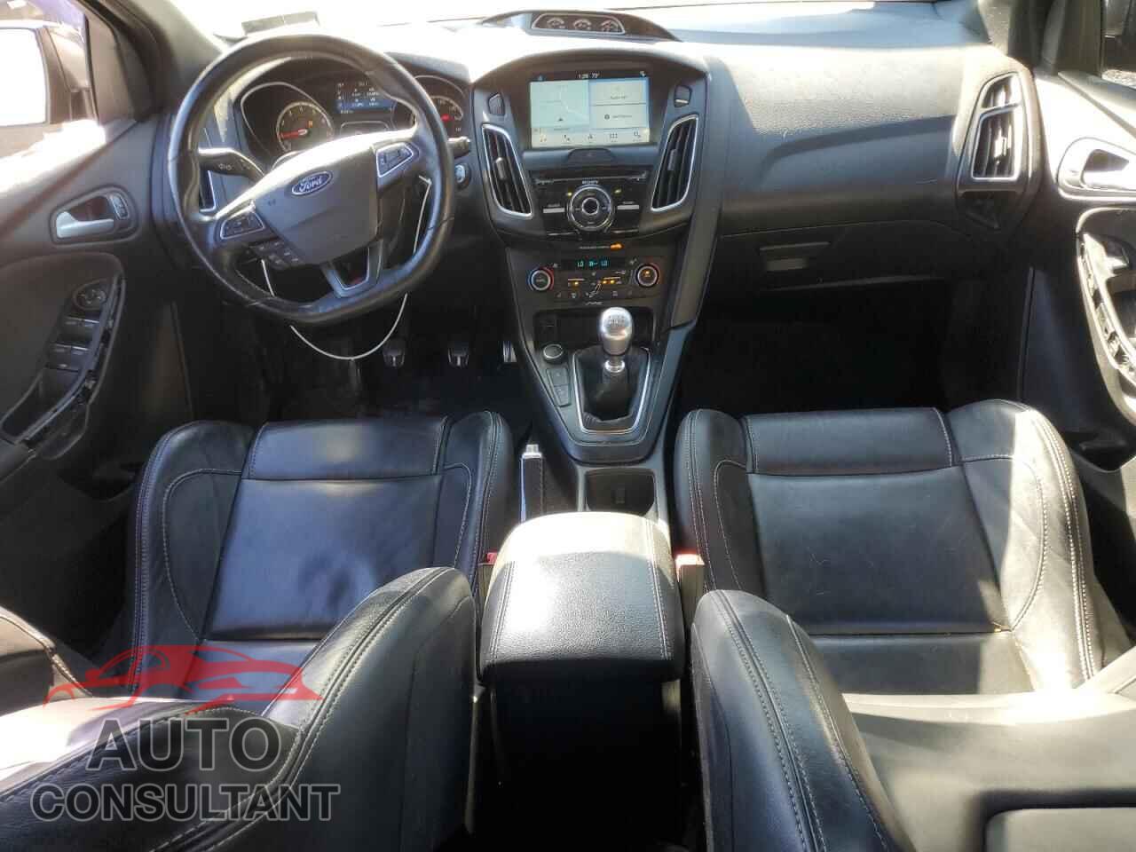 FORD FOCUS 2018 - 1FADP3L93JL221574