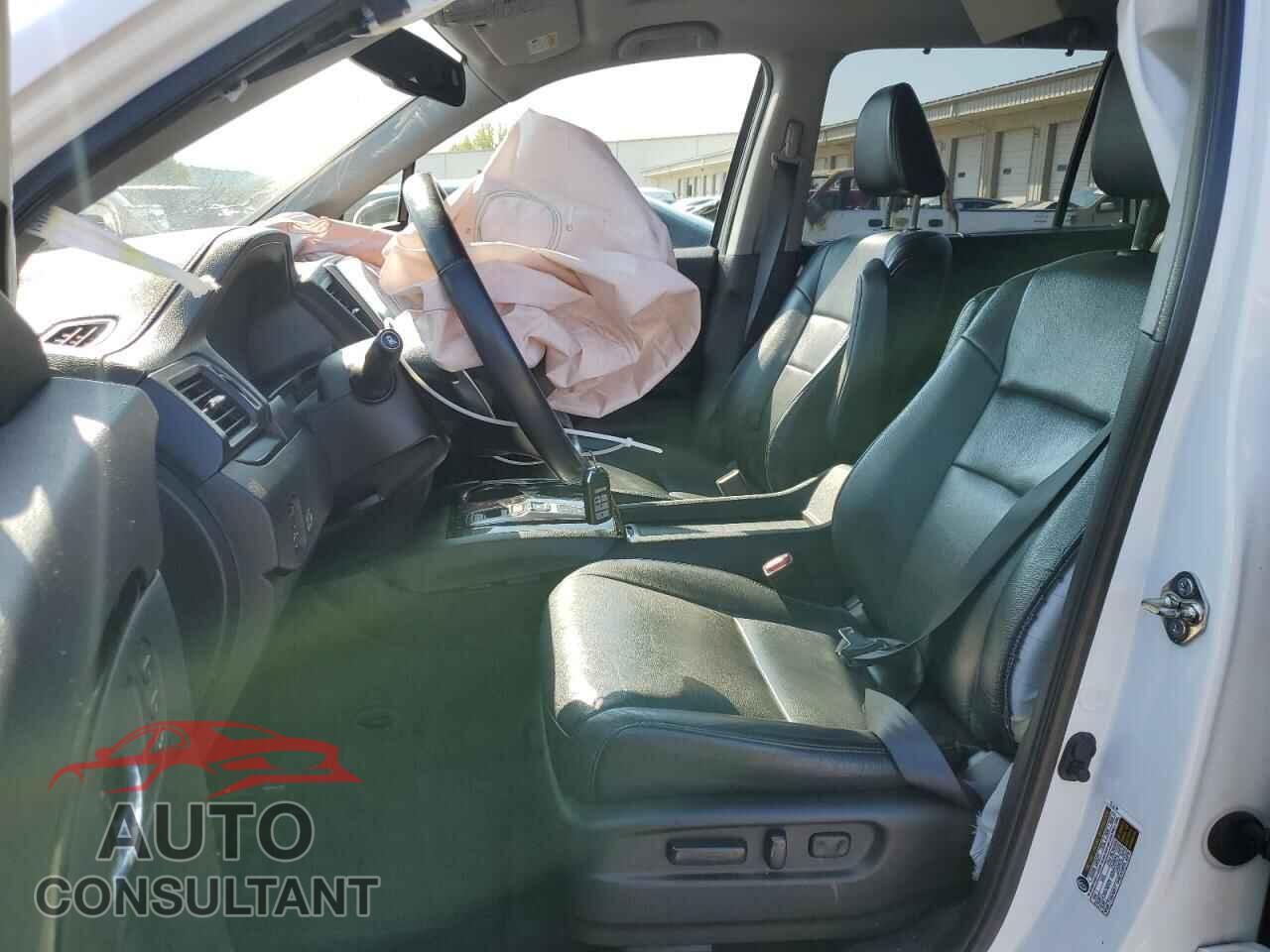 HONDA PILOT 2017 - 5FNYF6H9XHB021104
