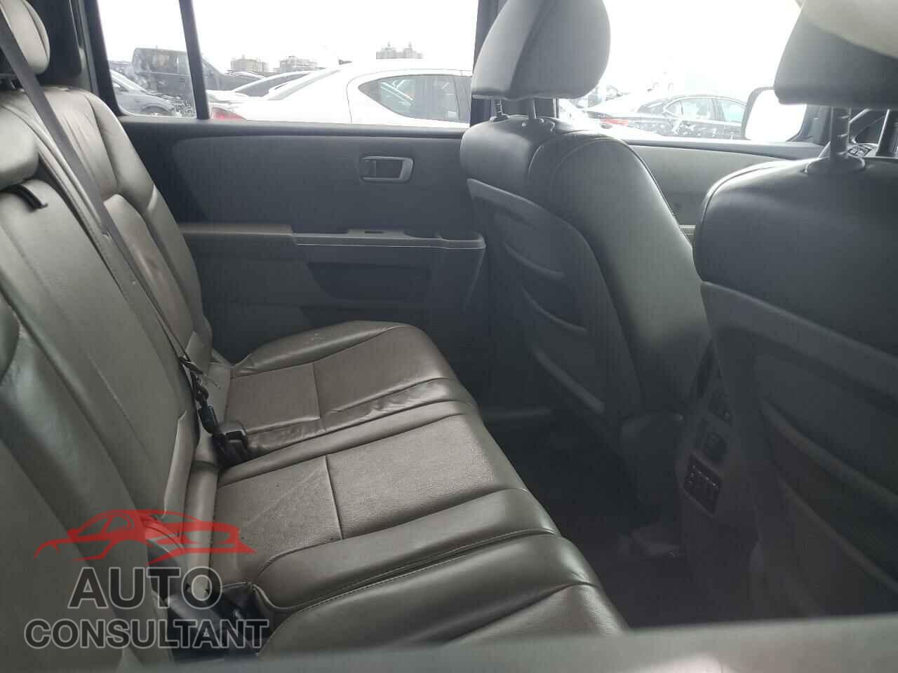 HONDA PILOT 2011 - 5FNYF3H69BB034678