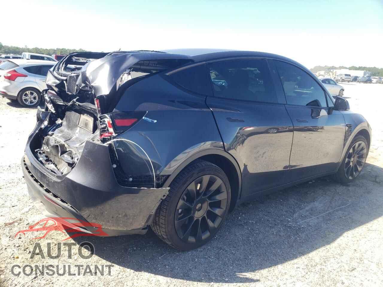 TESLA MODEL Y 2024 - 7SAYGDEE9RA221511