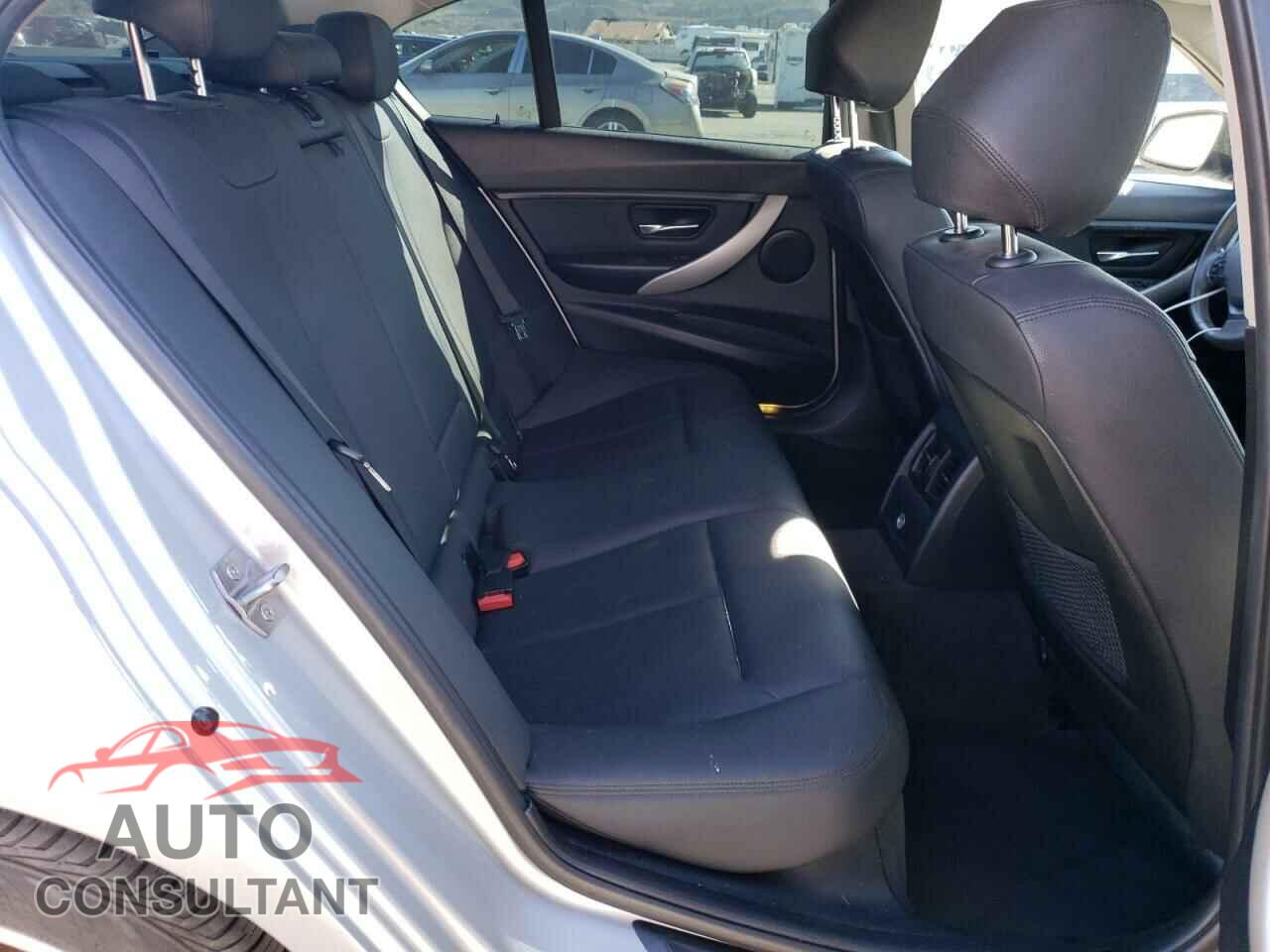 BMW 3 SERIES 2013 - WBA3C1C57DF438063