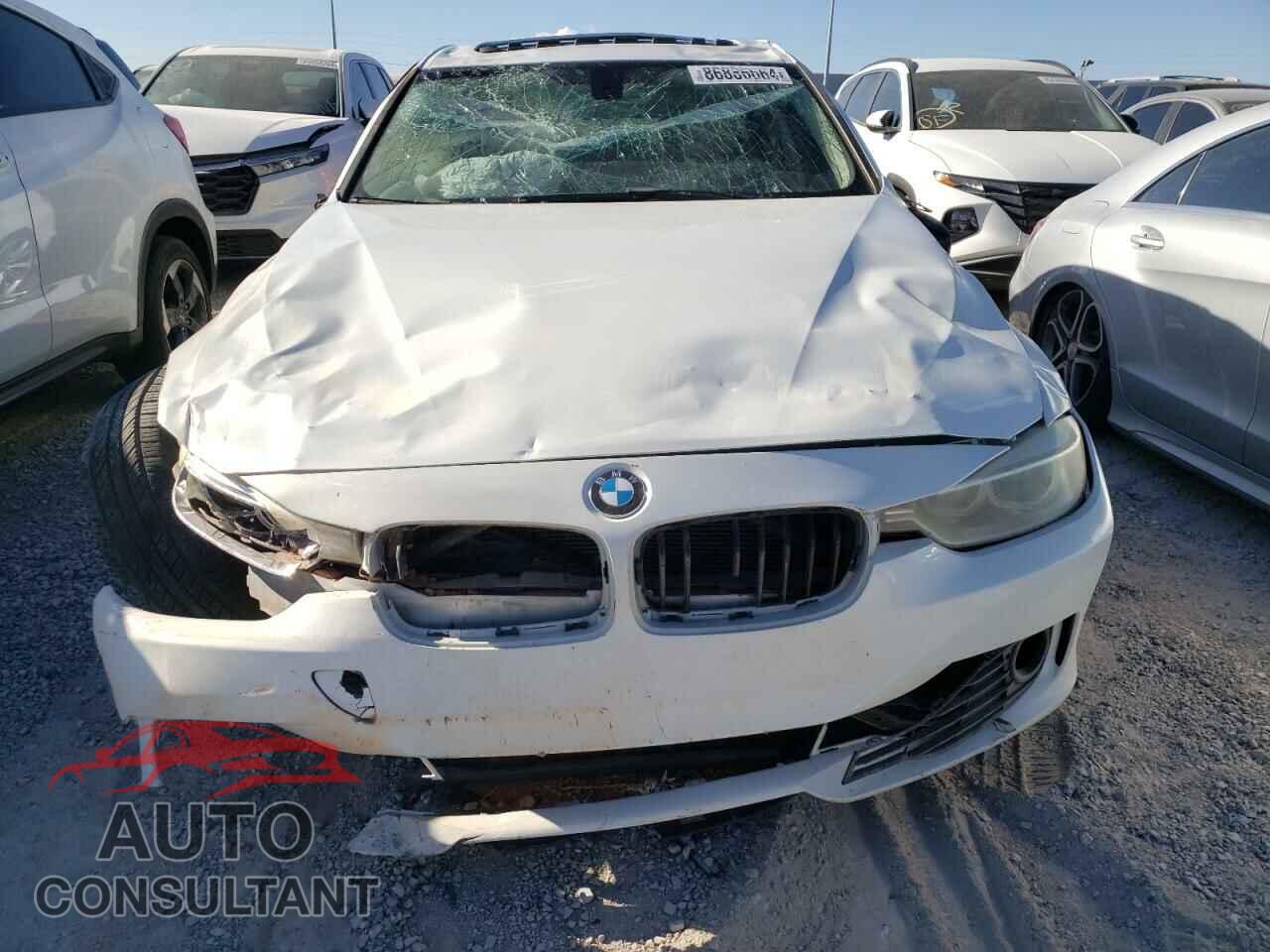 BMW 3 SERIES 2012 - WBA3A5G57CNP17170