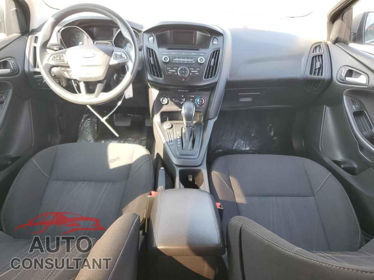 FORD FOCUS 2017 - 1FADP3F28HL304541