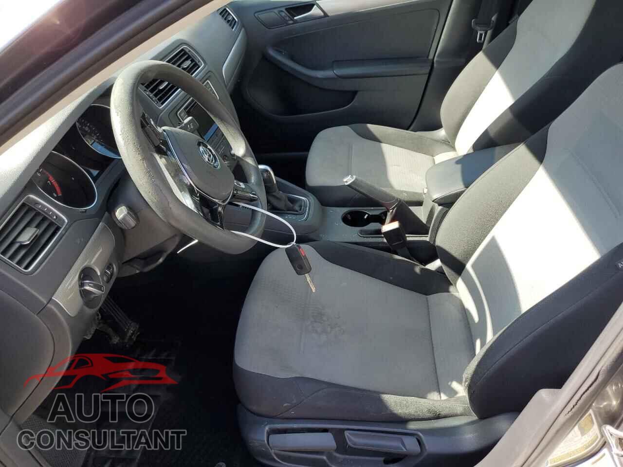 VOLKSWAGEN JETTA 2017 - 3VW2B7AJ9HM248773