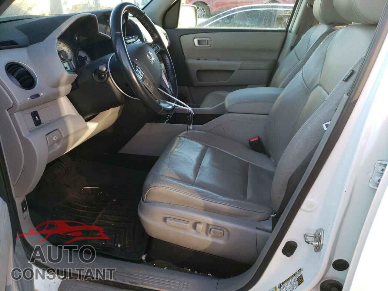 HONDA PILOT 2015 - 5FNYF4H52FB023461