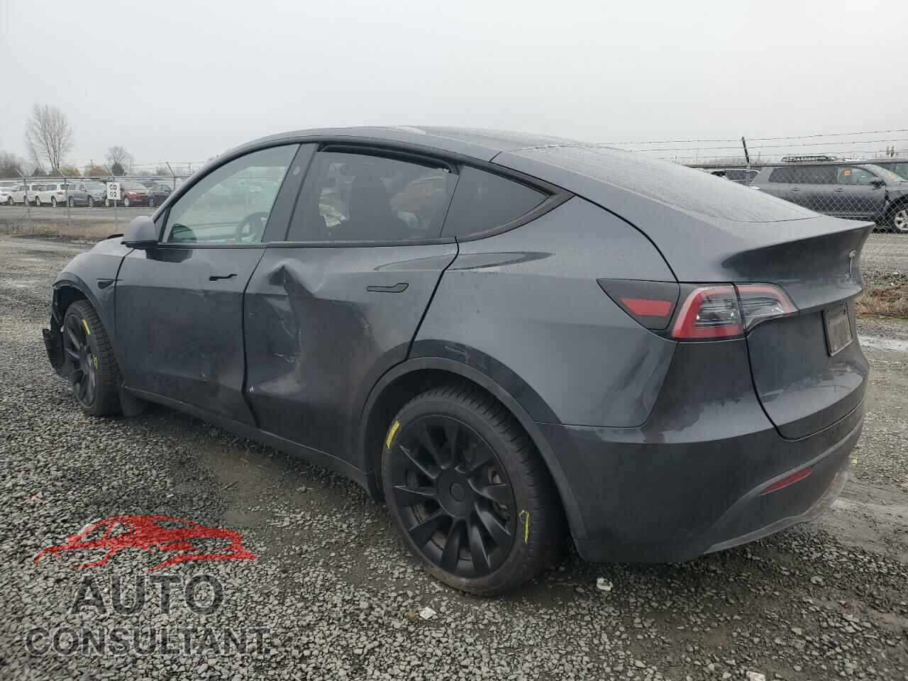 TESLA MODEL Y 2024 - 7SAYGAEE2RF063773