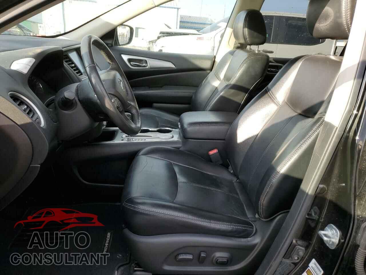 NISSAN PATHFINDER 2017 - 5N1DR2MN0HC678973
