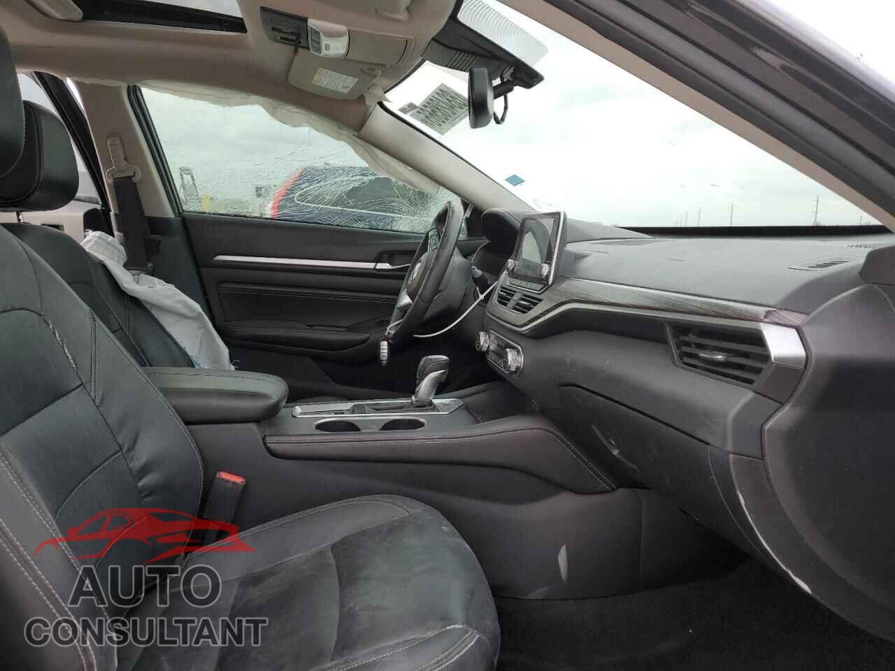 NISSAN ALTIMA 2019 - 1N4BL4EV4KC105045
