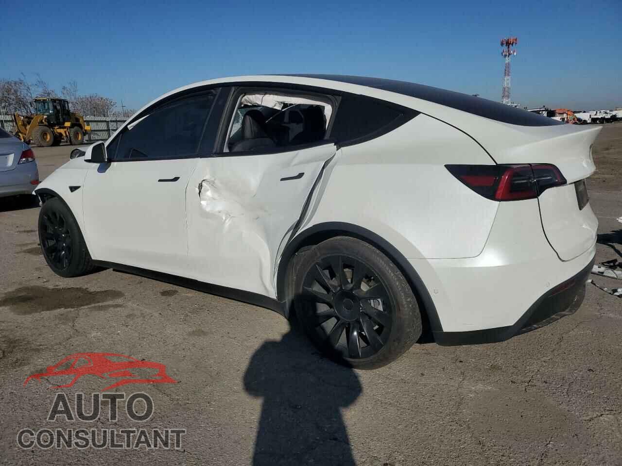 TESLA MODEL Y 2021 - 5YJYGAEEXMF281952