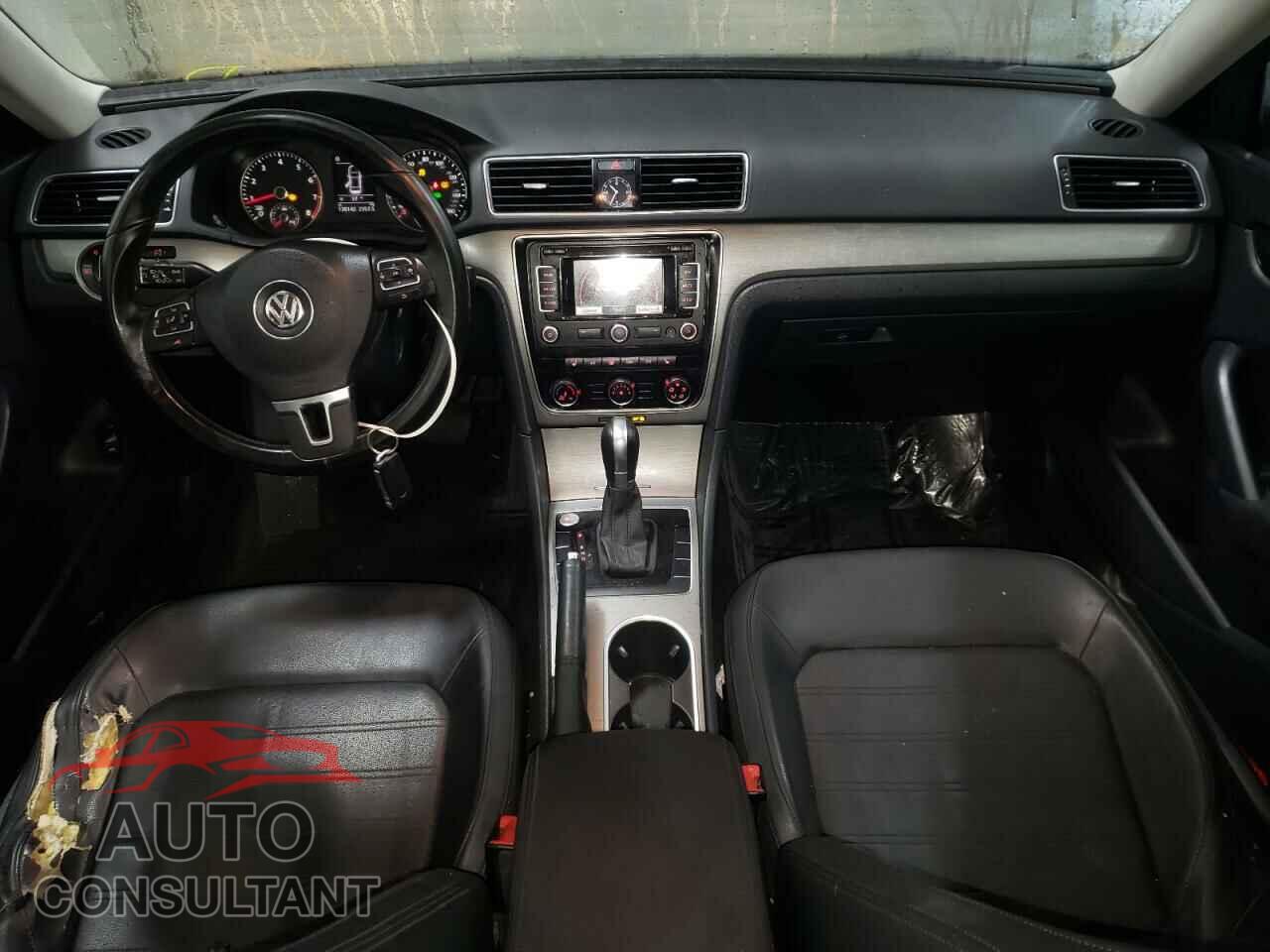 VOLKSWAGEN PASSAT 2015 - 1VWBT7A31FC027309