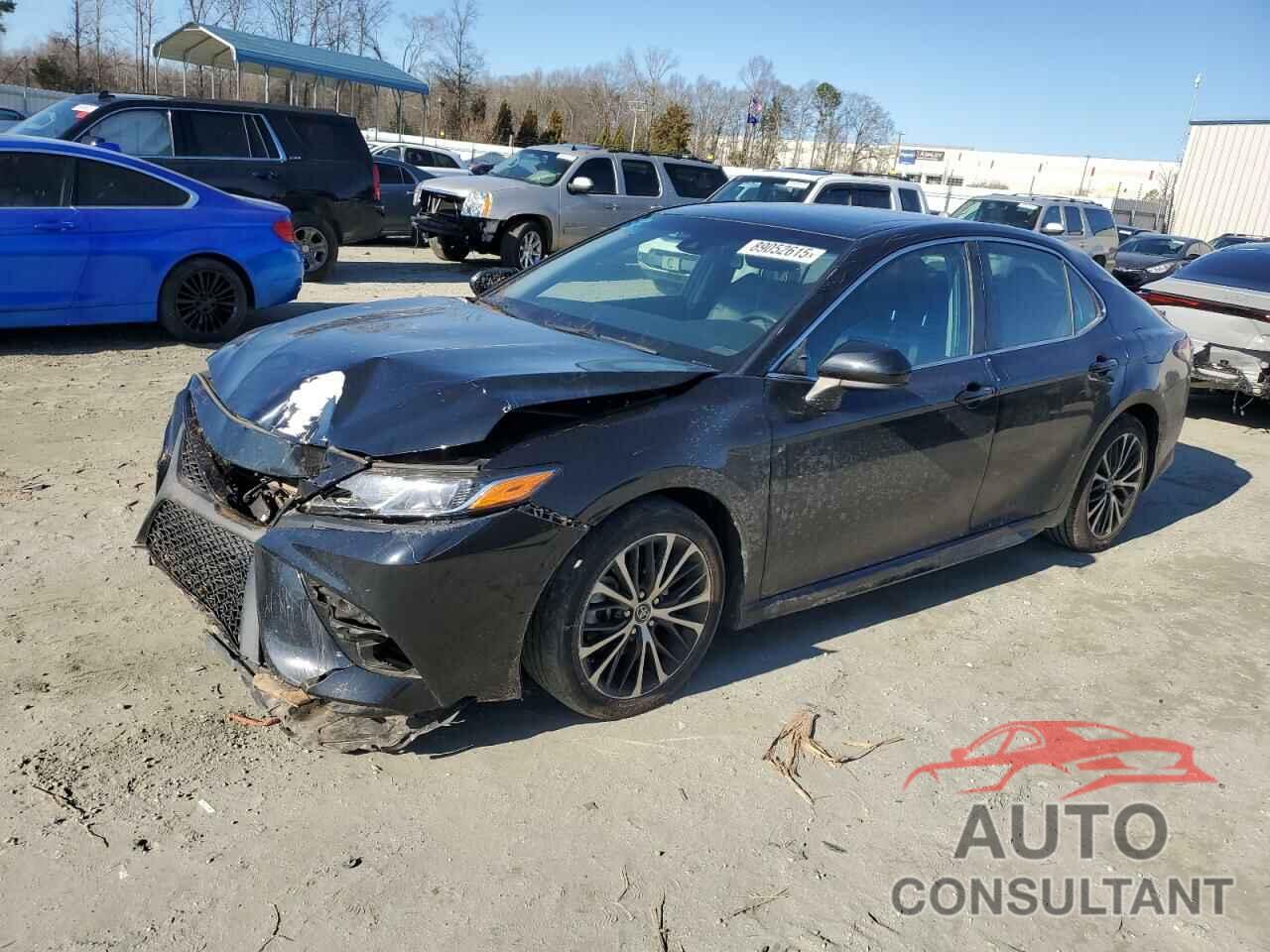 TOYOTA CAMRY 2018 - 4T1B11HK2JU584800