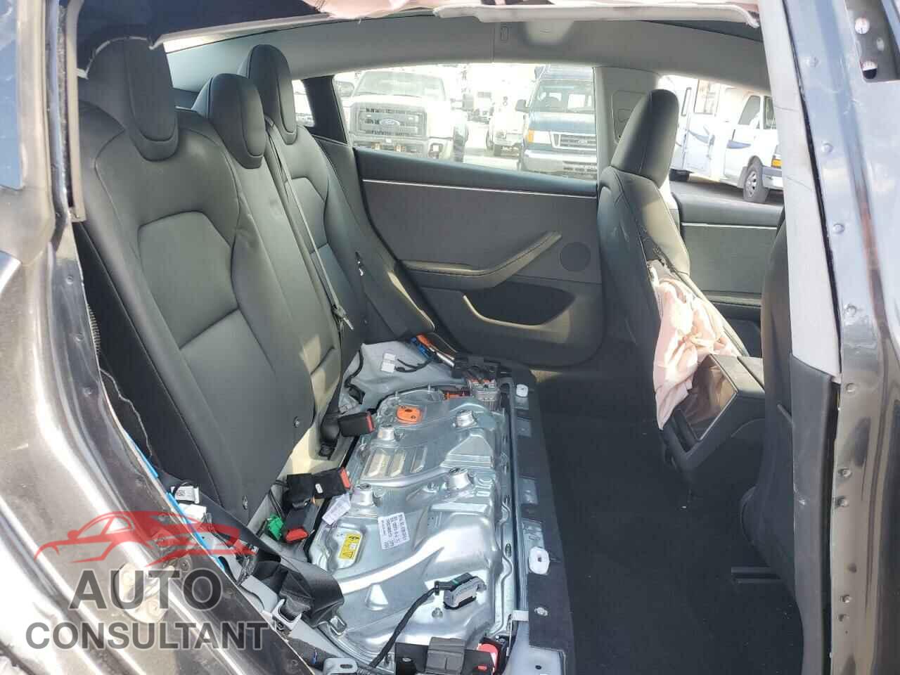 TESLA MODEL 3 2024 - 5YJ3E1EAXRF858919