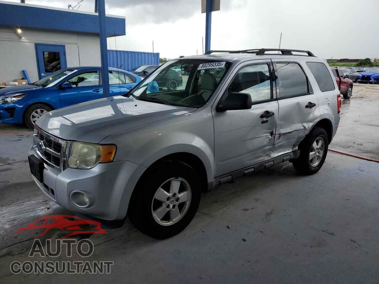 FORD ESCAPE 2010 - 1FMCU9DG3AKD47935
