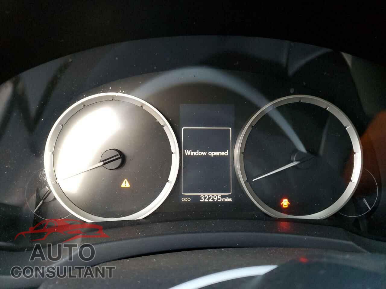 LEXUS IS 2015 - JTHBF1D29F5043724