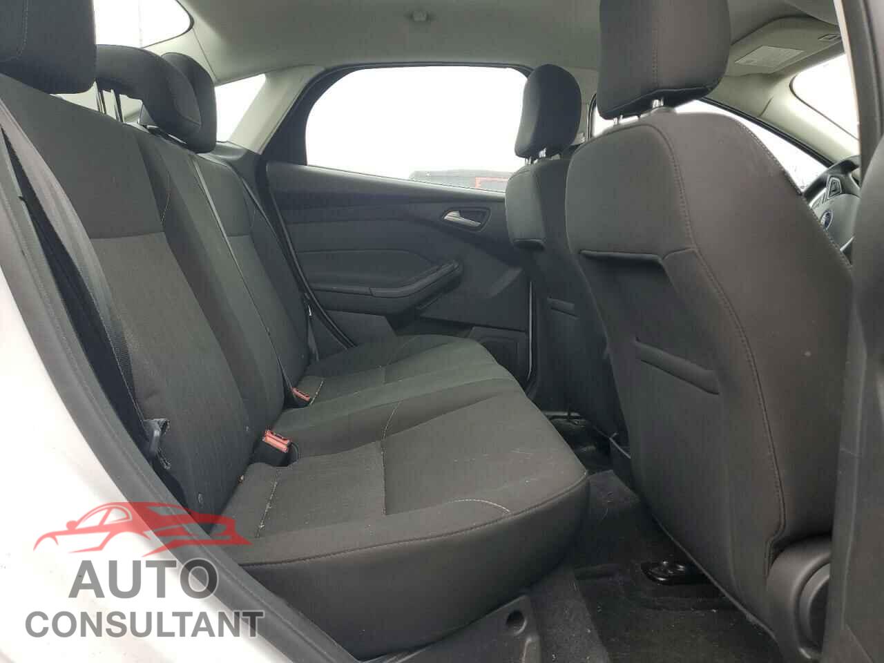 FORD FOCUS 2016 - 1FADP3F20GL240364