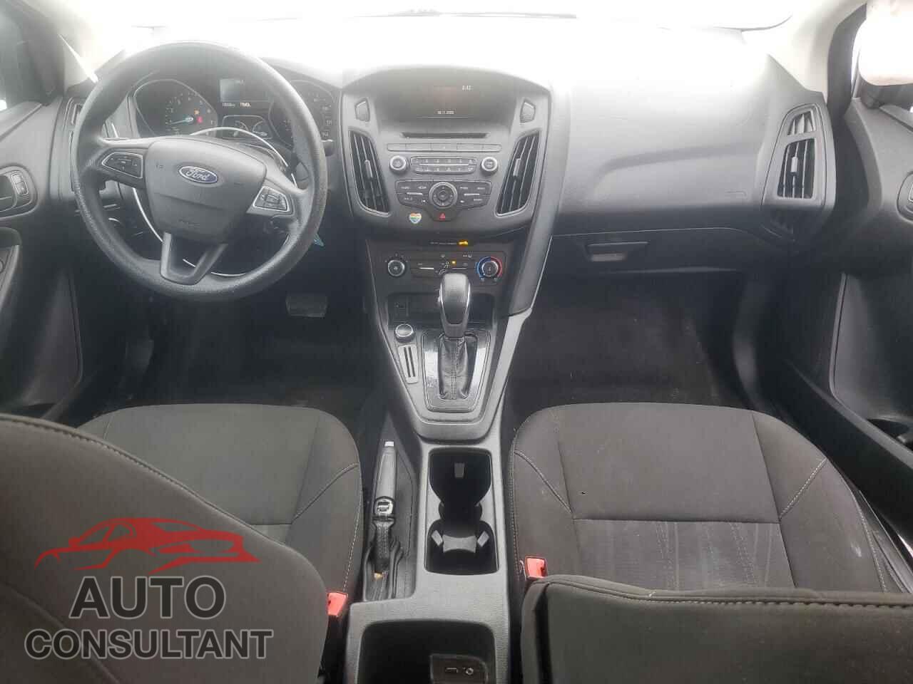 FORD FOCUS 2017 - 1FADP3E22HL228185