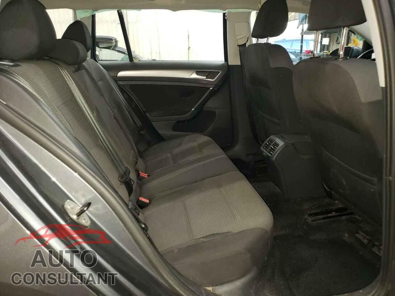 VOLKSWAGEN GOLF 2017 - 3VWC17AU7HM503258