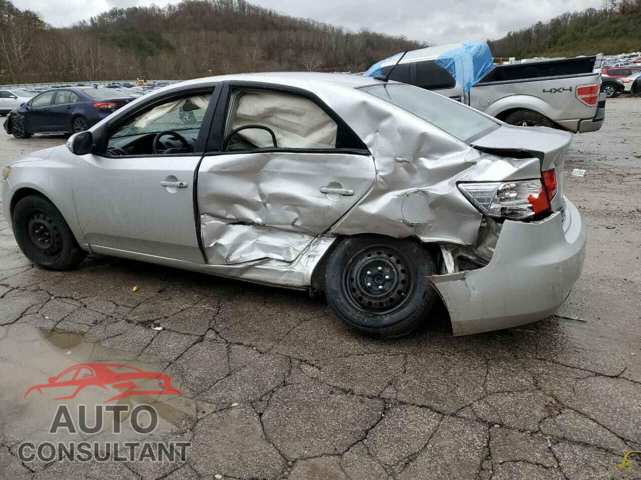 KIA FORTE 2010 - KNAFU4A29A5061841