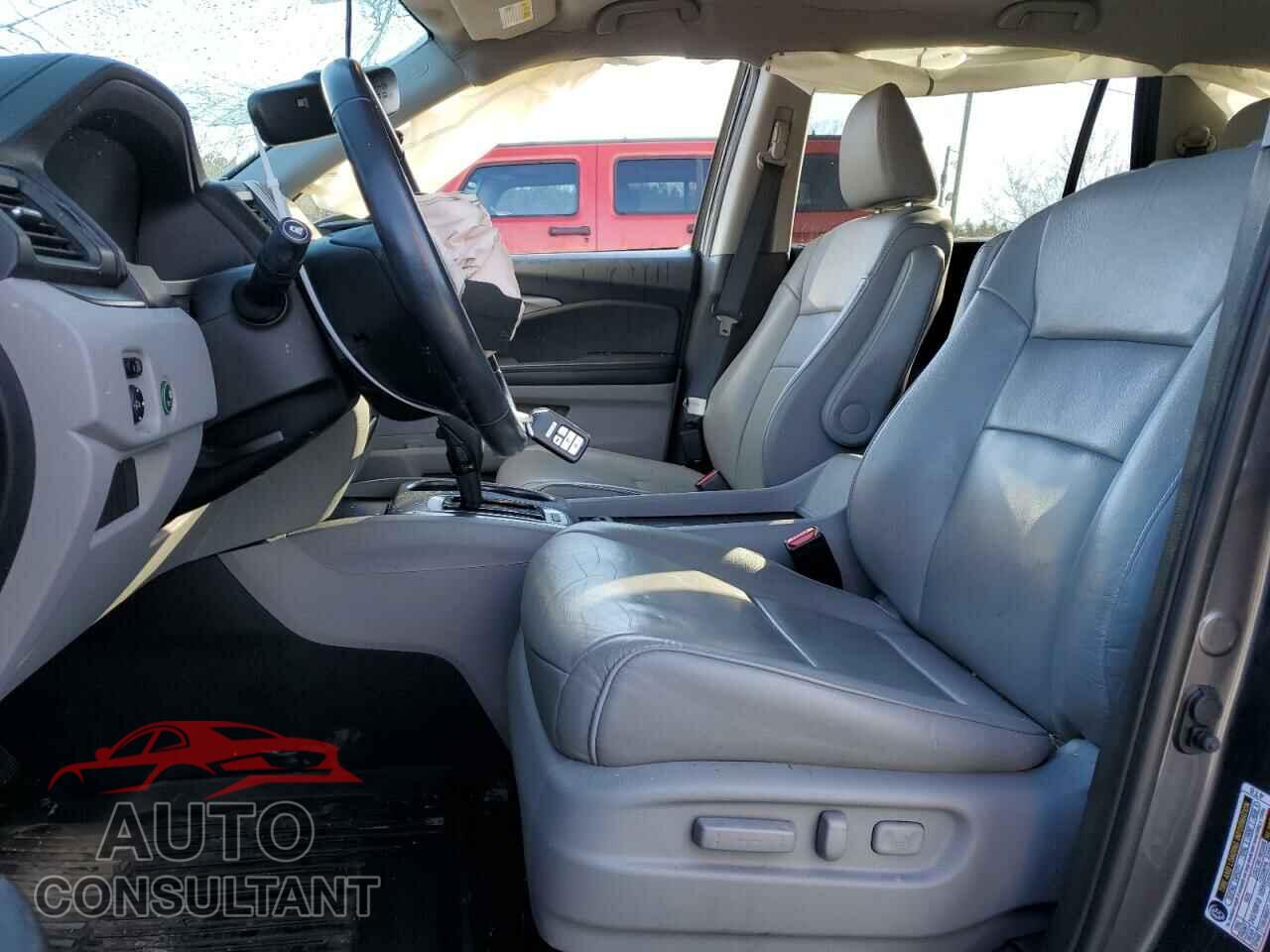 HONDA PILOT 2017 - 5FNYF5H50HB044298