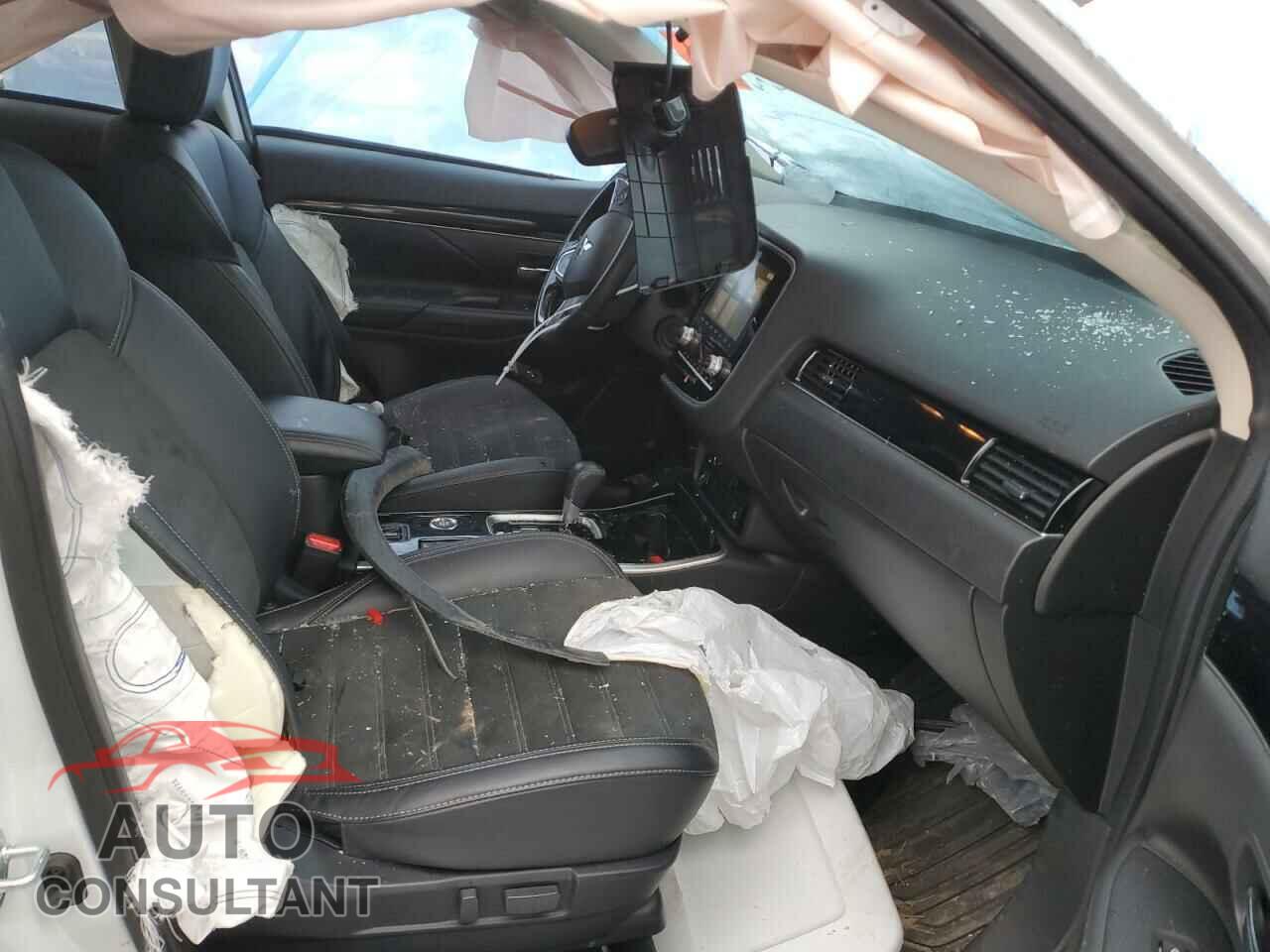 MITSUBISHI OUTLANDER 2020 - JA4AZ3A32LZ004615