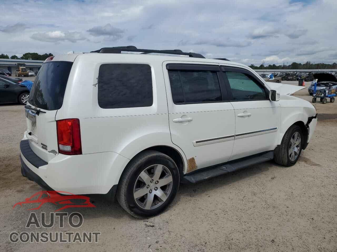 HONDA PILOT 2015 - 5FNYF4H99FB041278