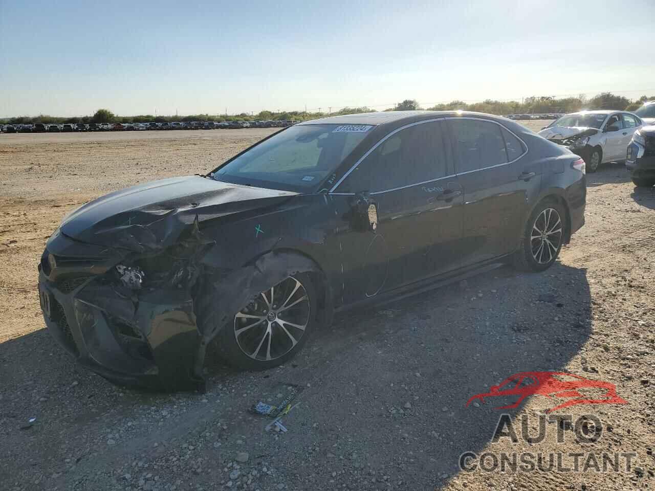 TOYOTA CAMRY 2018 - 4T1B11HK3JU035803