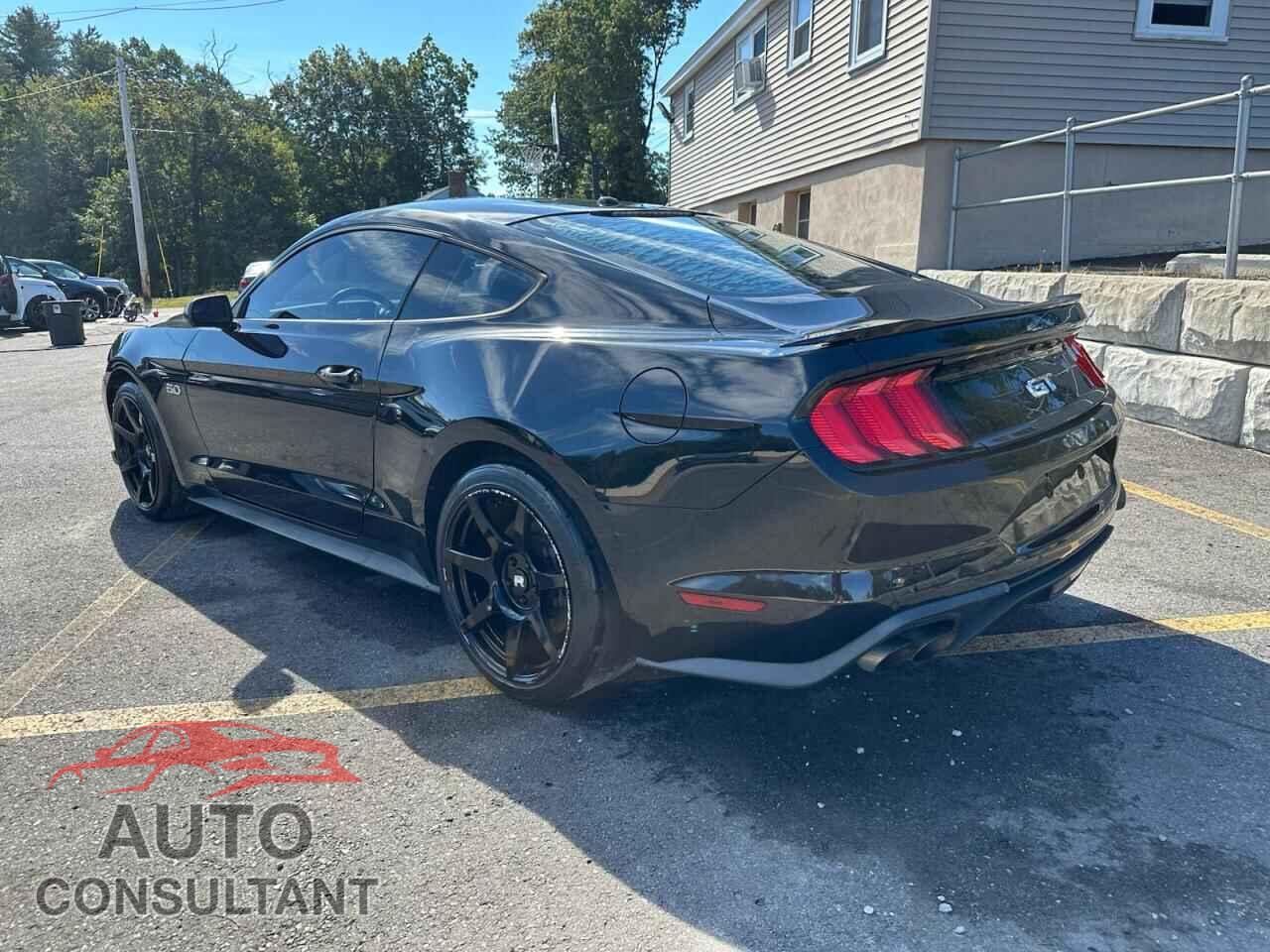 FORD MUSTANG 2018 - 1FA6P8CF9J5102136