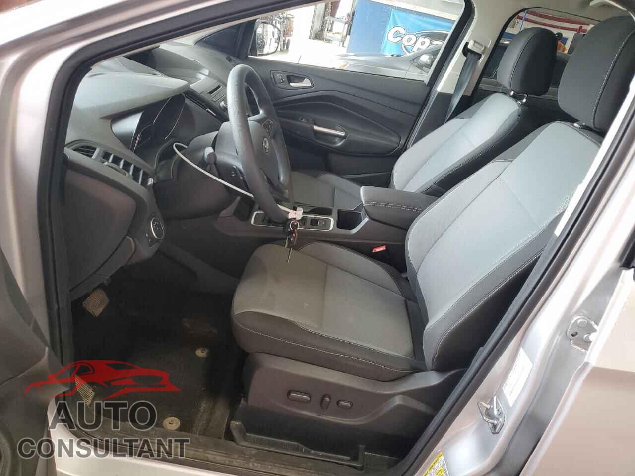 FORD ESCAPE 2017 - 1FMCU9GD2HUD17406