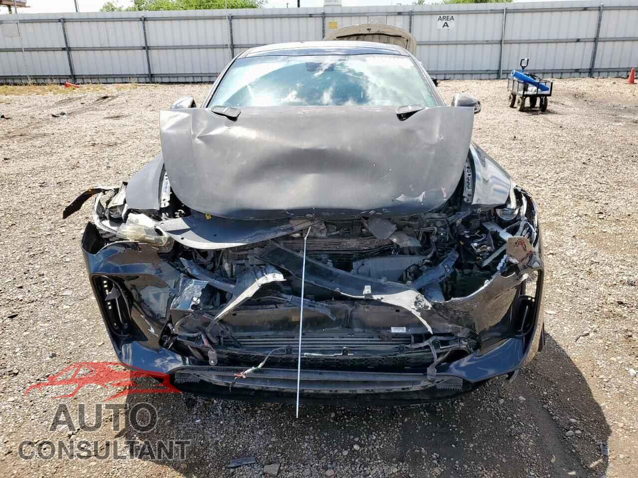 KIA STINGER 2018 - KNAE45LC0J6009841
