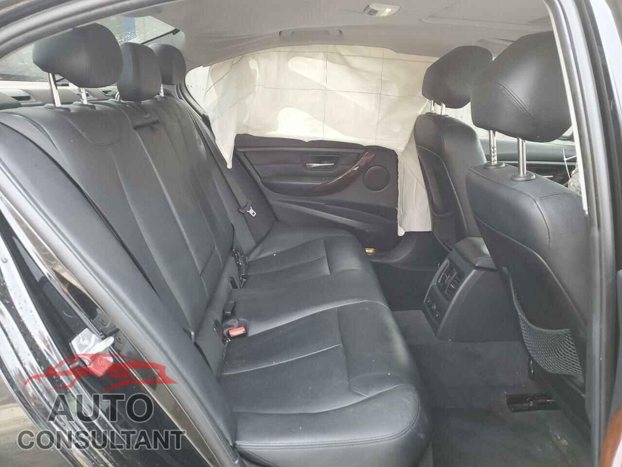 BMW 3 SERIES 2013 - WBA3A5G55DNP25608