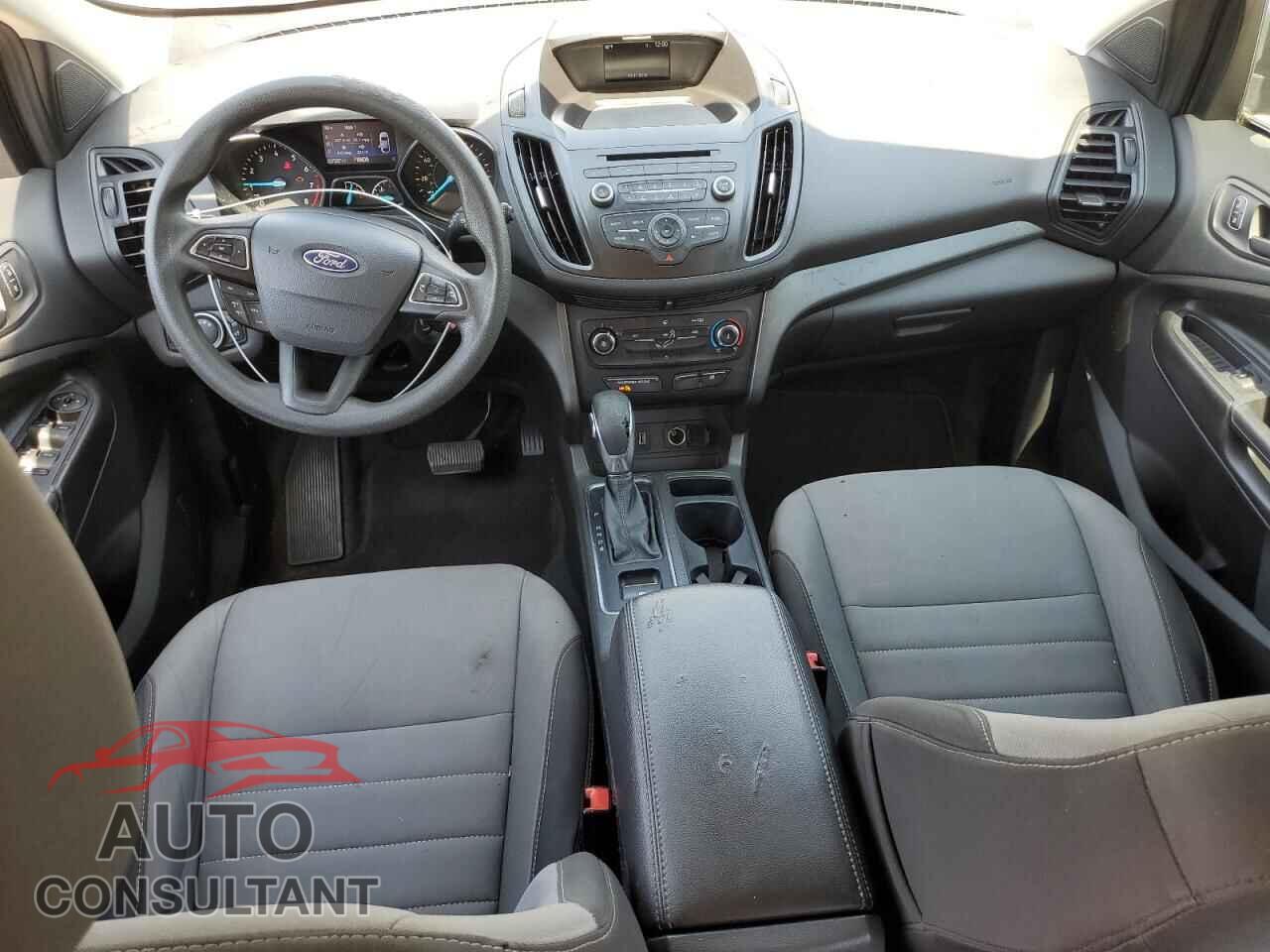 FORD ESCAPE 2017 - 1FMCU0F76HUC31586