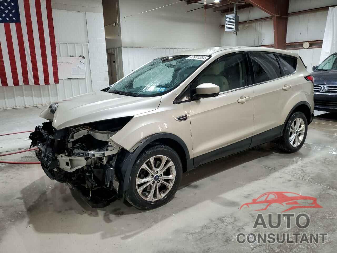 FORD ESCAPE 2017 - 1FMCU9GD6HUC22220