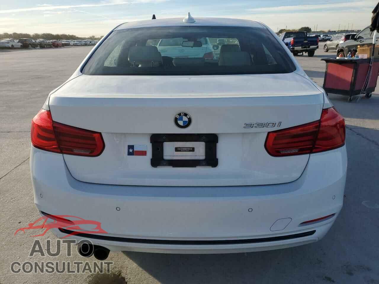 BMW 3 SERIES 2017 - WBA8B9C33HK885041