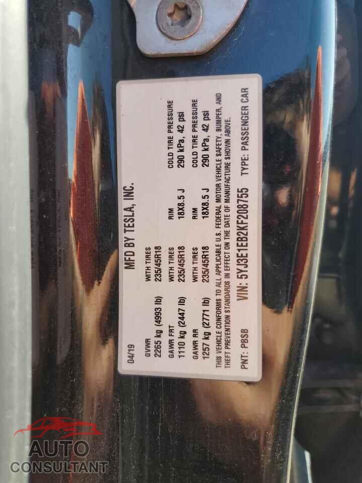 TESLA MODEL 3 2019 - 5YJ3E1EB2KF208755