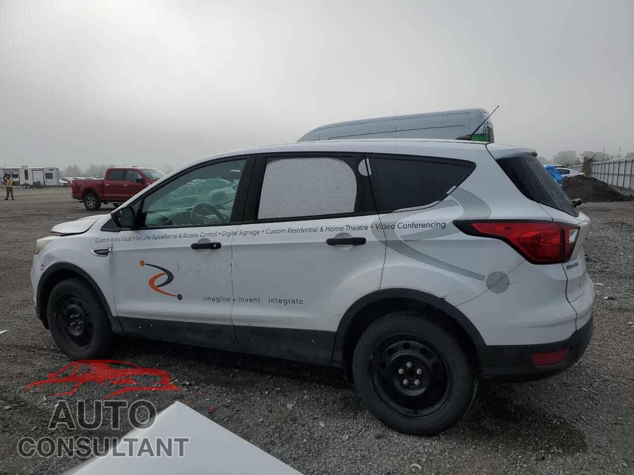 FORD ESCAPE 2019 - 1FMCU0F79KUA83411