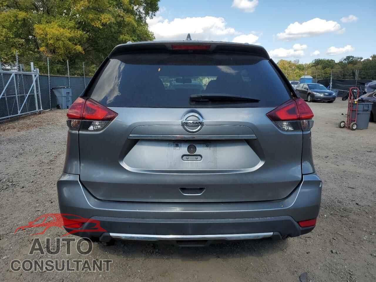 NISSAN ROGUE 2017 - KNMAT2MV4HP600603