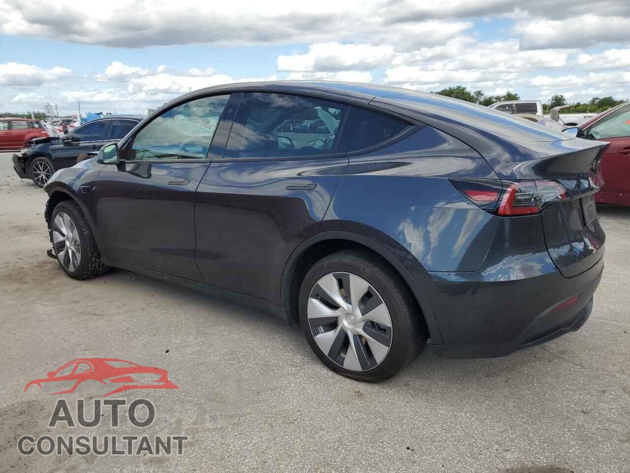 TESLA MODEL Y 2024 - 7SAYGDED8RF055511