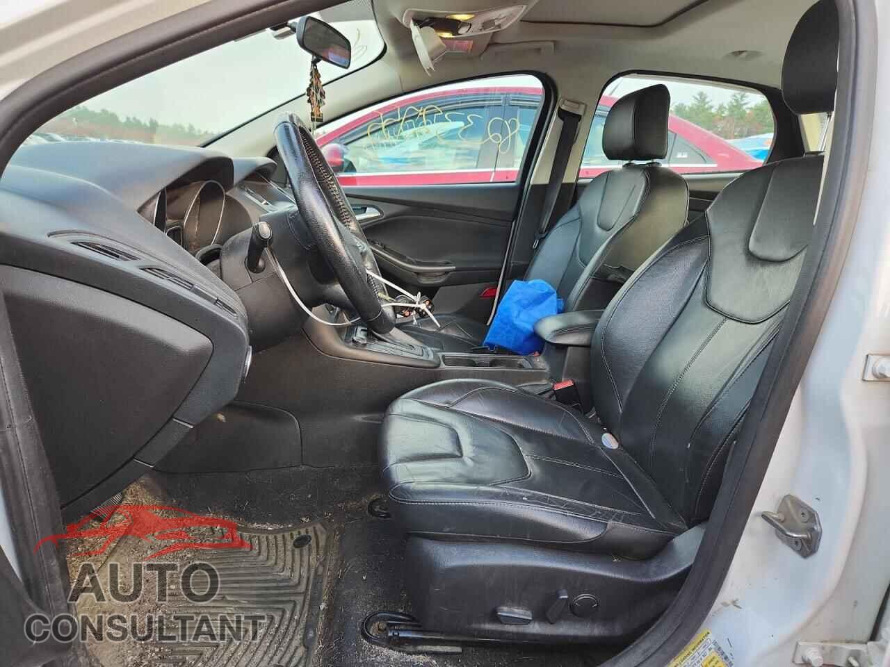 FORD FOCUS 2015 - 1FADP3F27FL310635