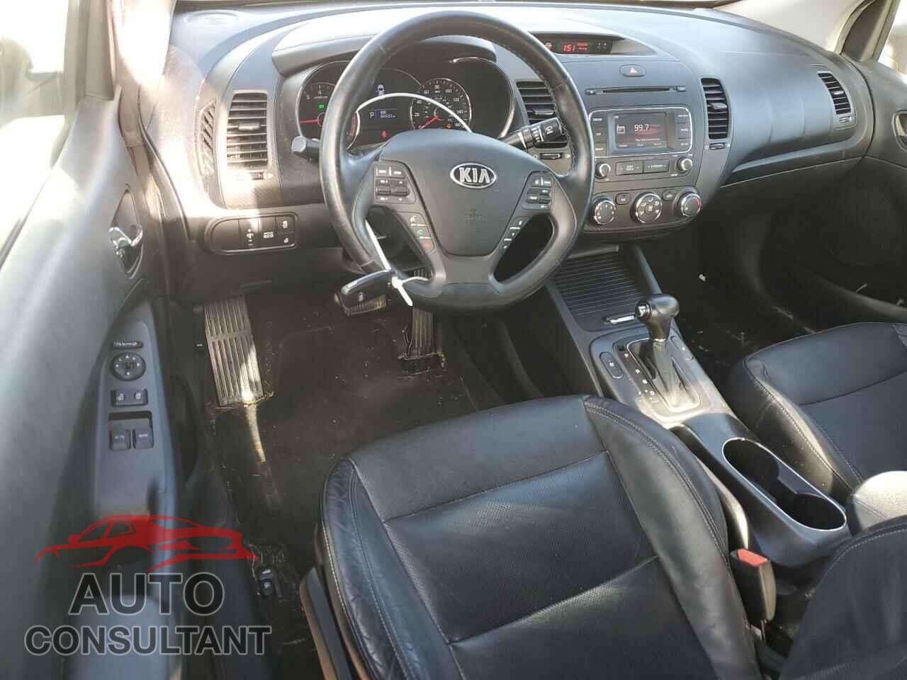 KIA FORTE 2015 - KNAFX6A84F5348406