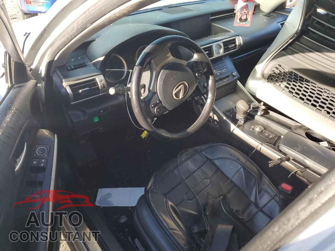 LEXUS IS 2016 - JTHBA1D22G5015814