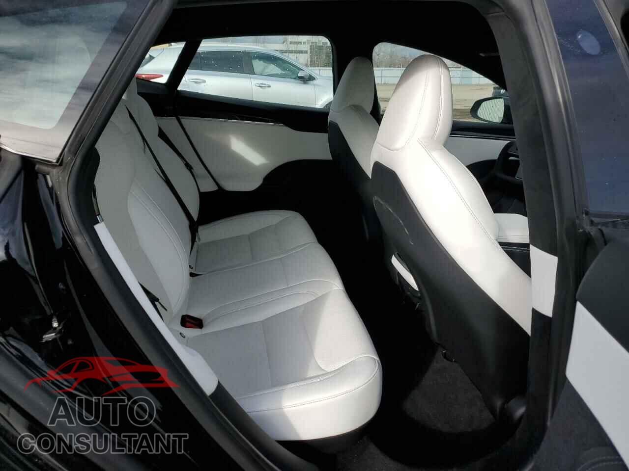 TESLA MODEL S 2022 - 5YJSA1E56NF479033