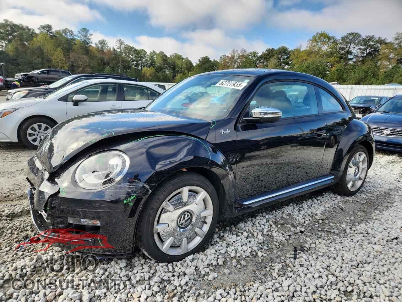VOLKSWAGEN BEETLE 2013 - 3VWJP7AT2DM678718