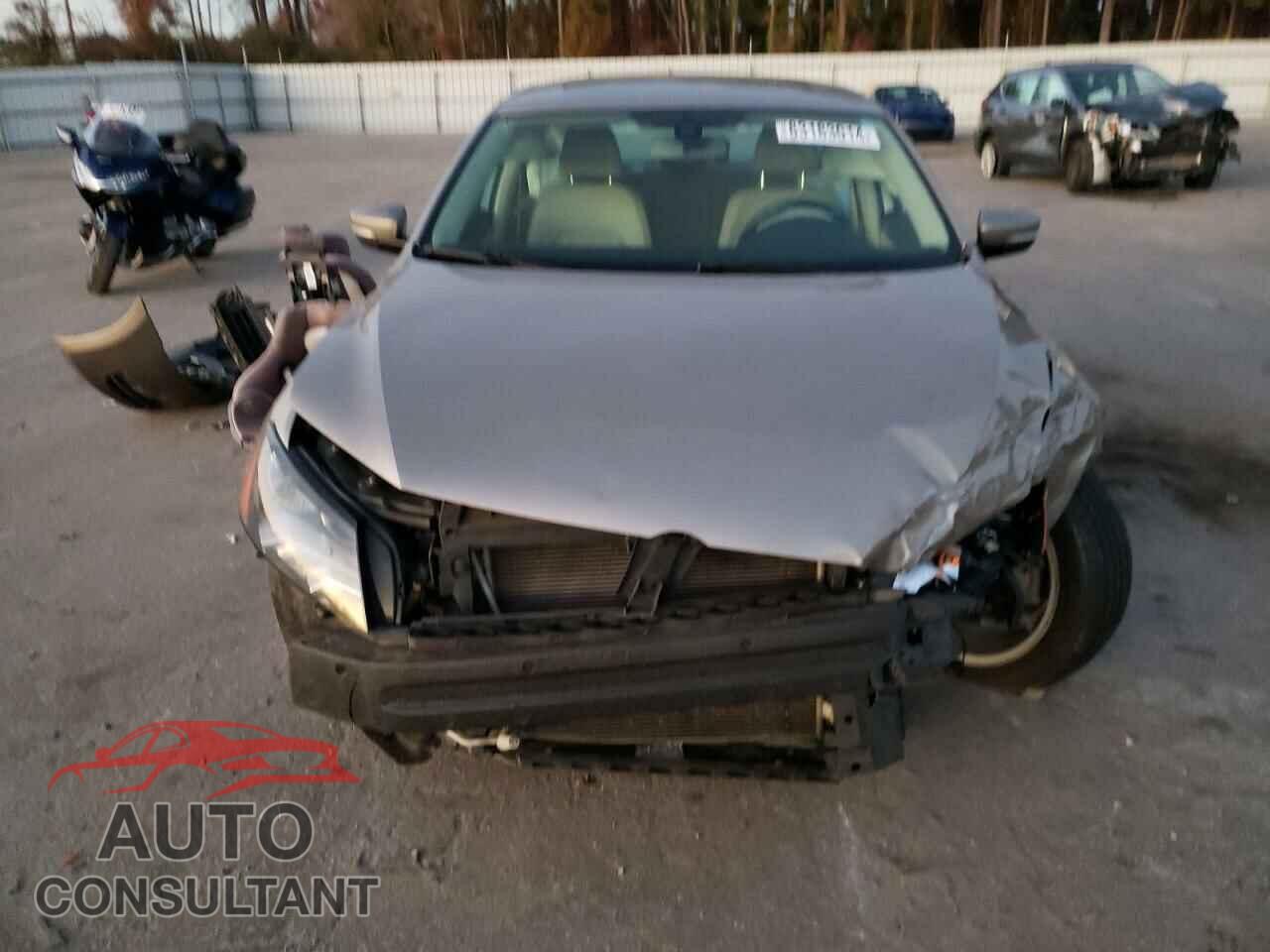VOLKSWAGEN PASSAT 2015 - 1VWBS7A35FC053169