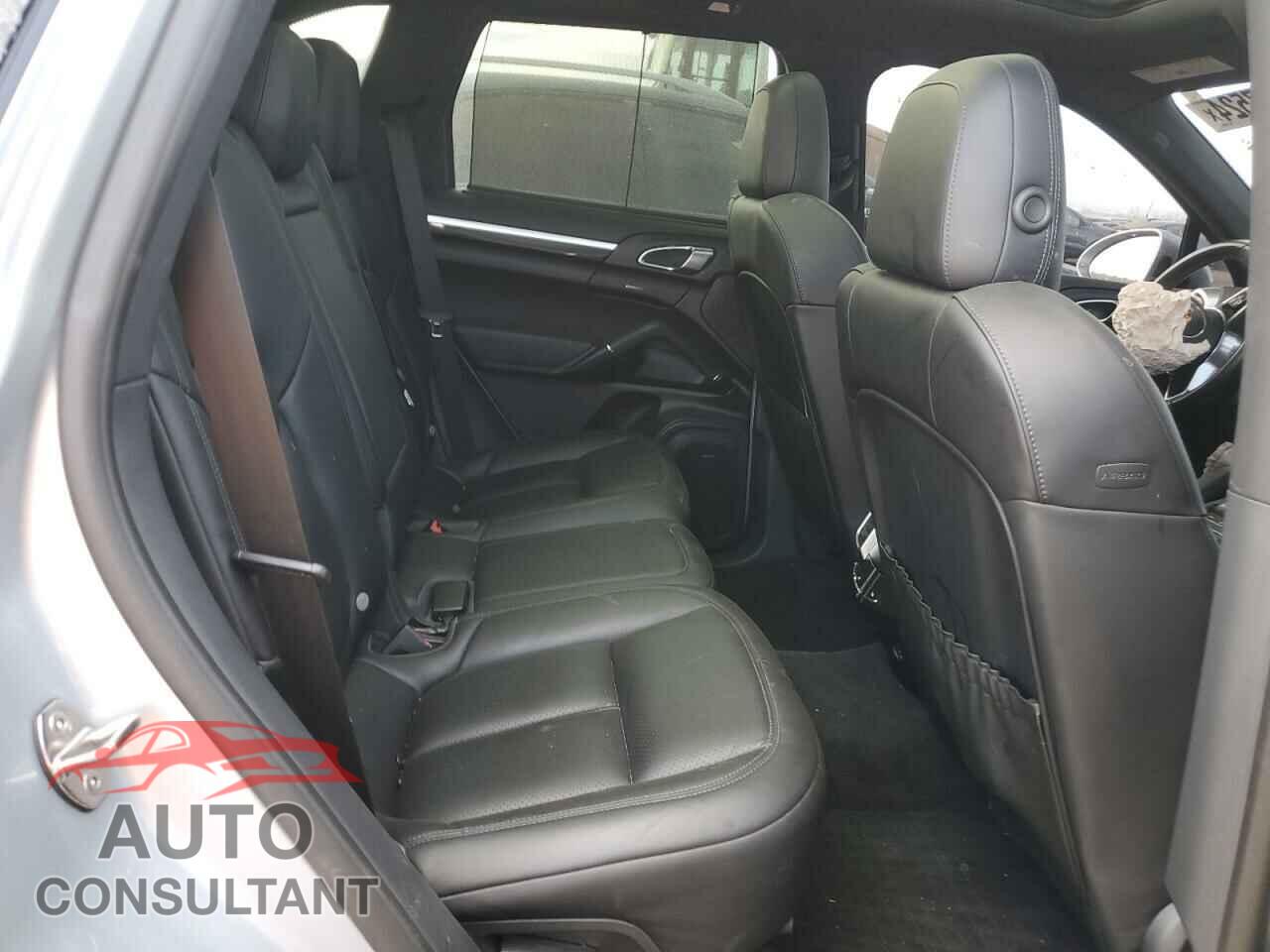 PORSCHE CAYENNE 2017 - WP1AA2A24HKA84755